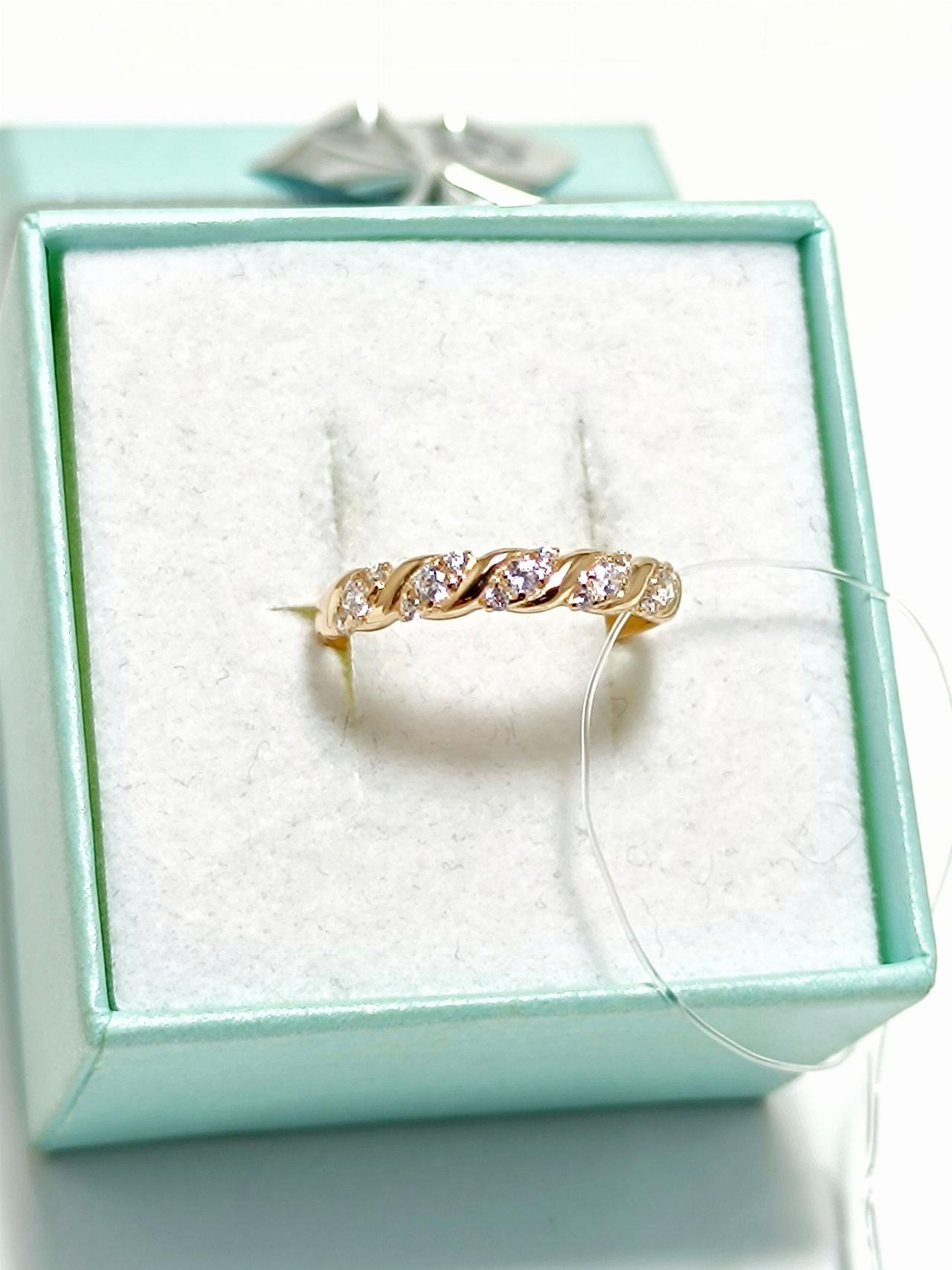 Золотое кольцо женское