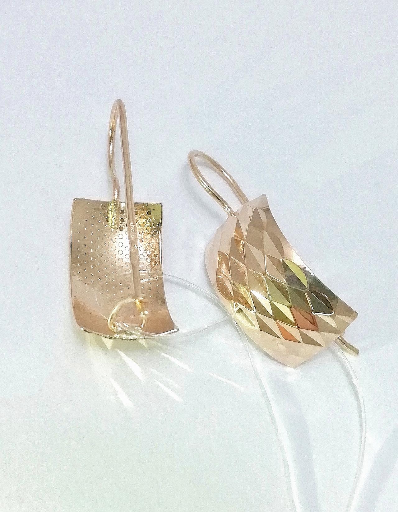 Золотые серьги женские, алмазная грань, французский замок, вес 2,87 г