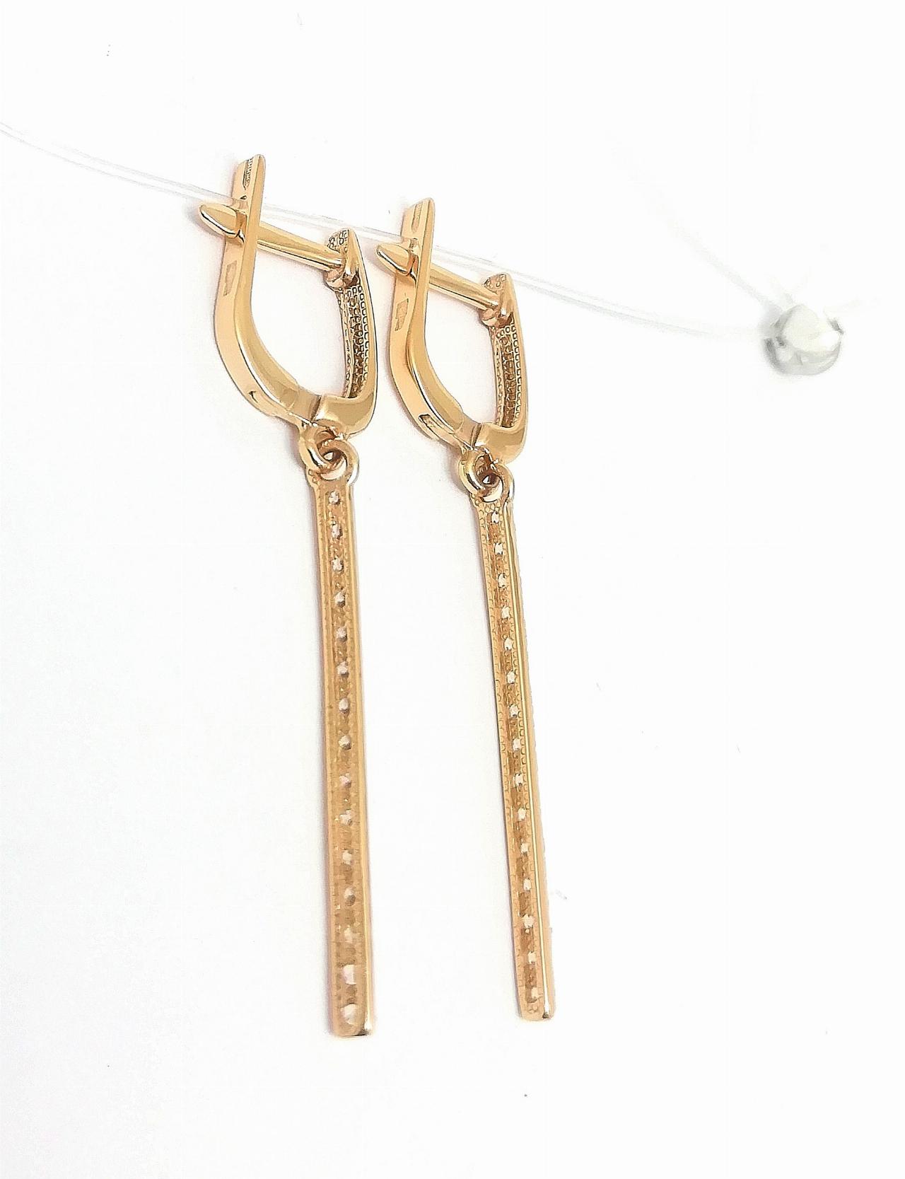 Золотые серьги женские длинные, фианит, английский замок, вес 2,48 г