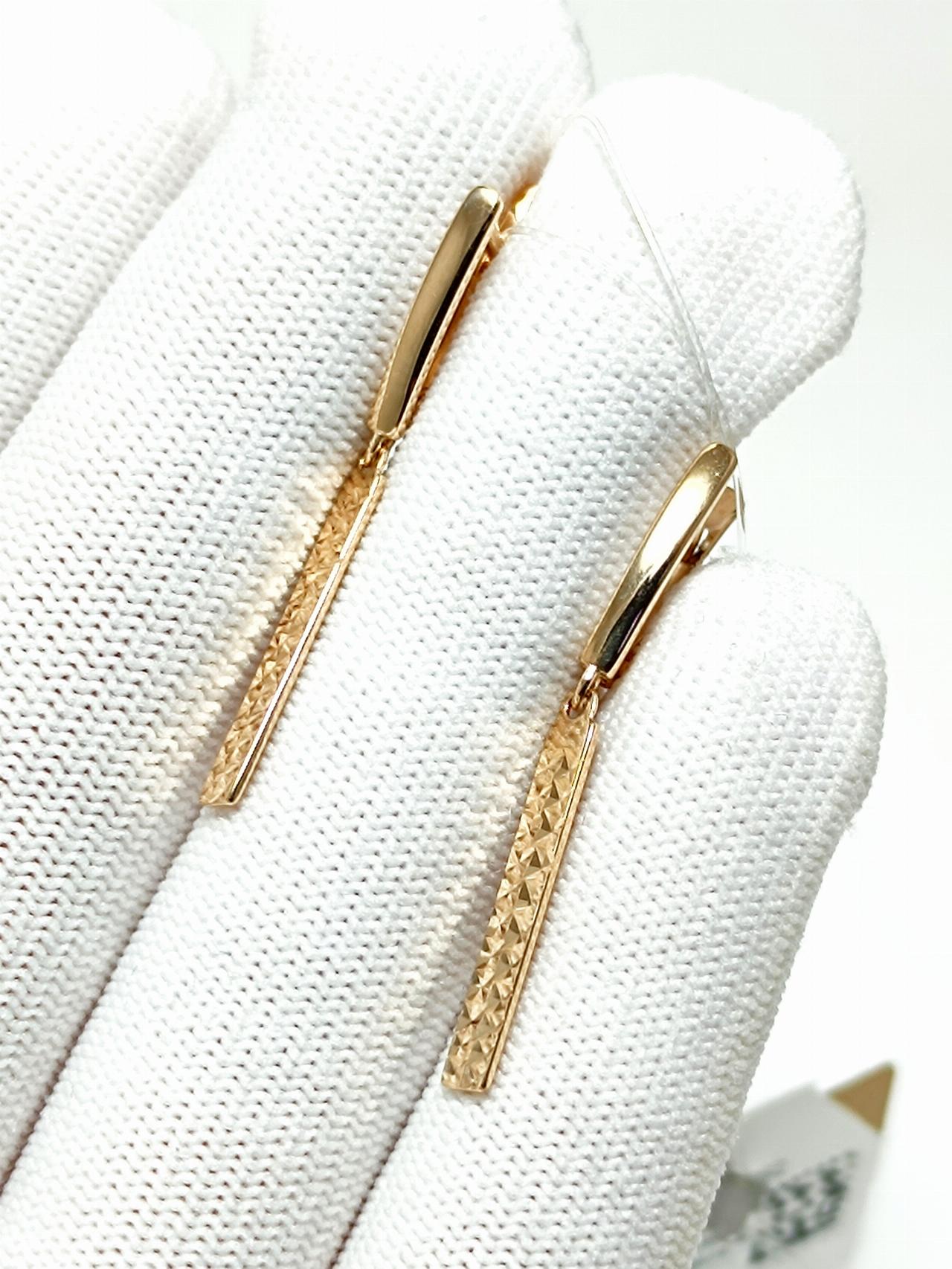 Золотые серьги женские, алмазная грань, английский замок, вес 2,48 г