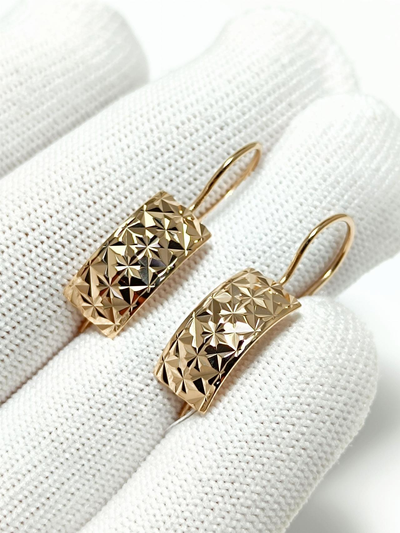 Золотые серьги женские, алмазная грань, французский замок, вес 2,41 г