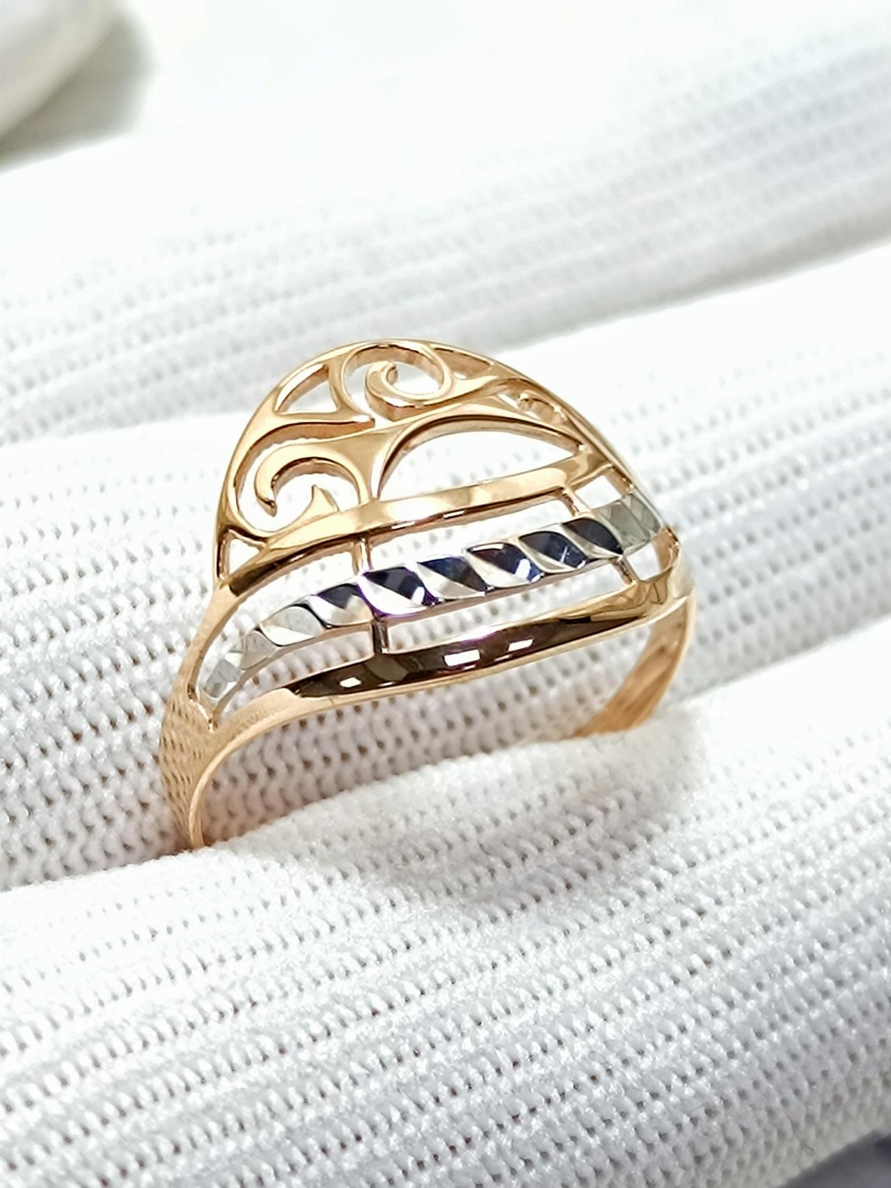 Золотое кольцо женское