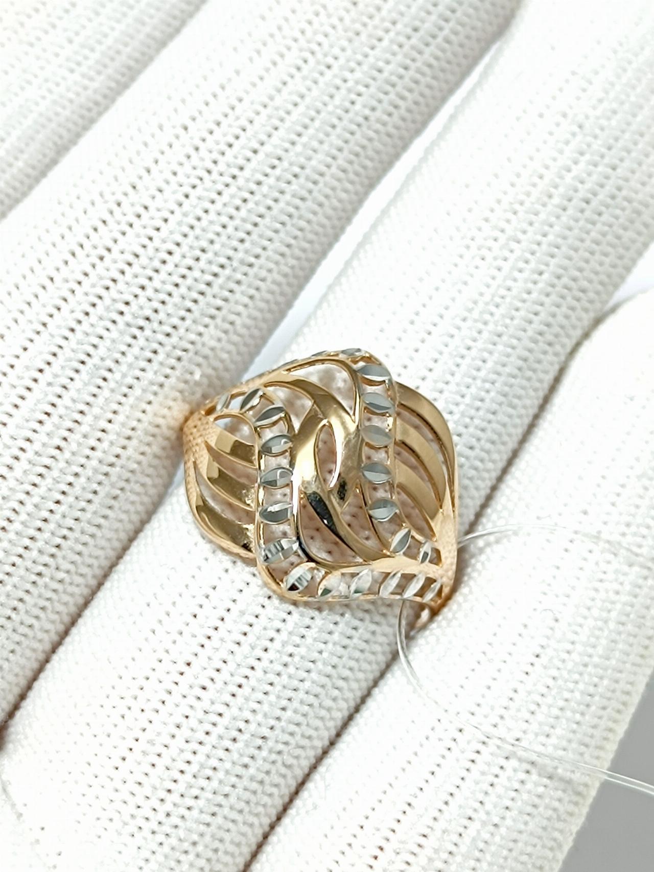 Золотое кольцо женское