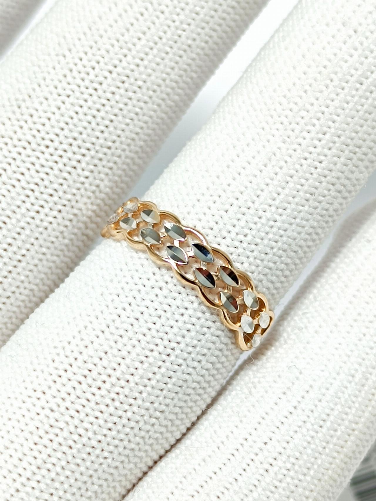 Золотое кольцо женское