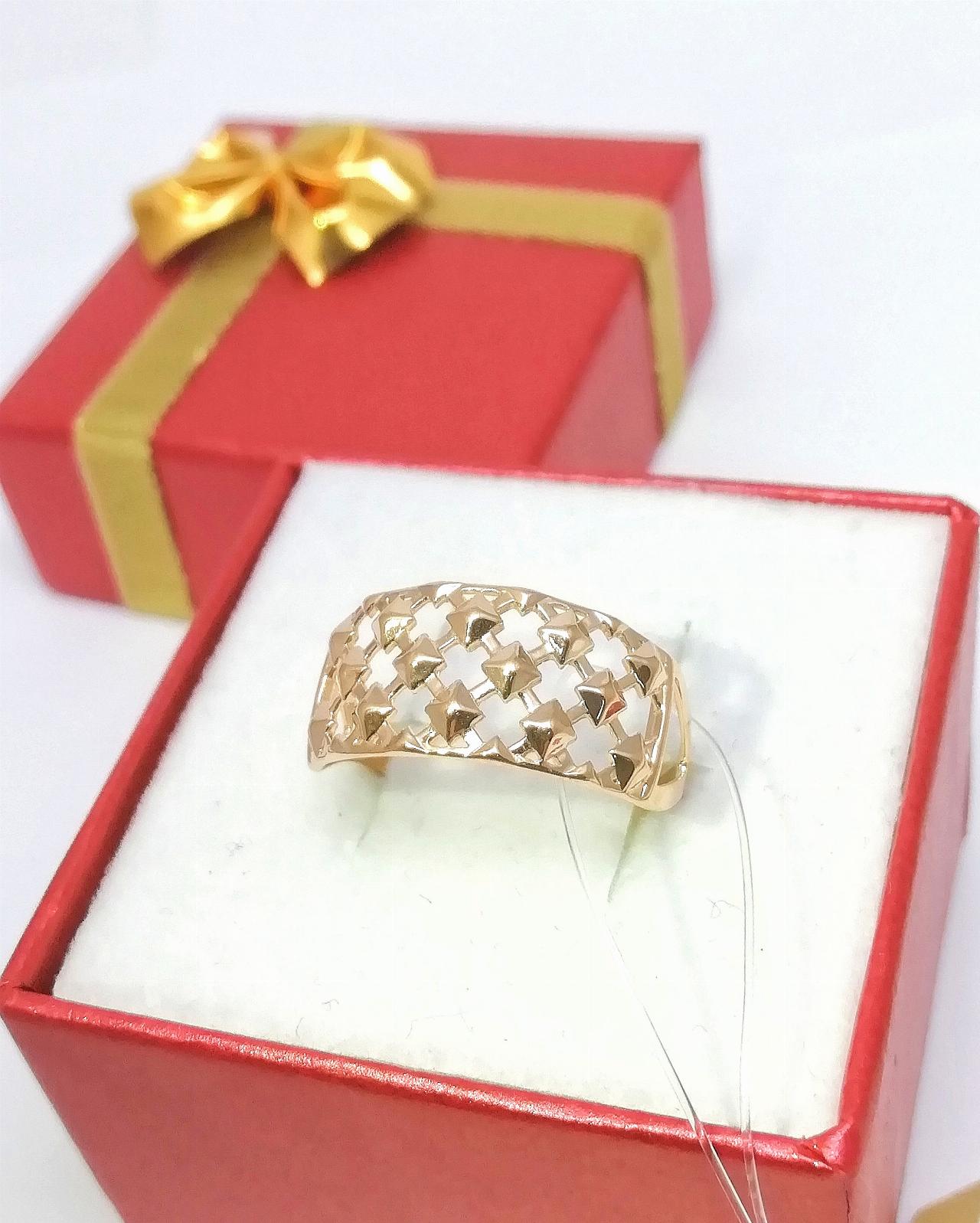 Золотое кольцо женское