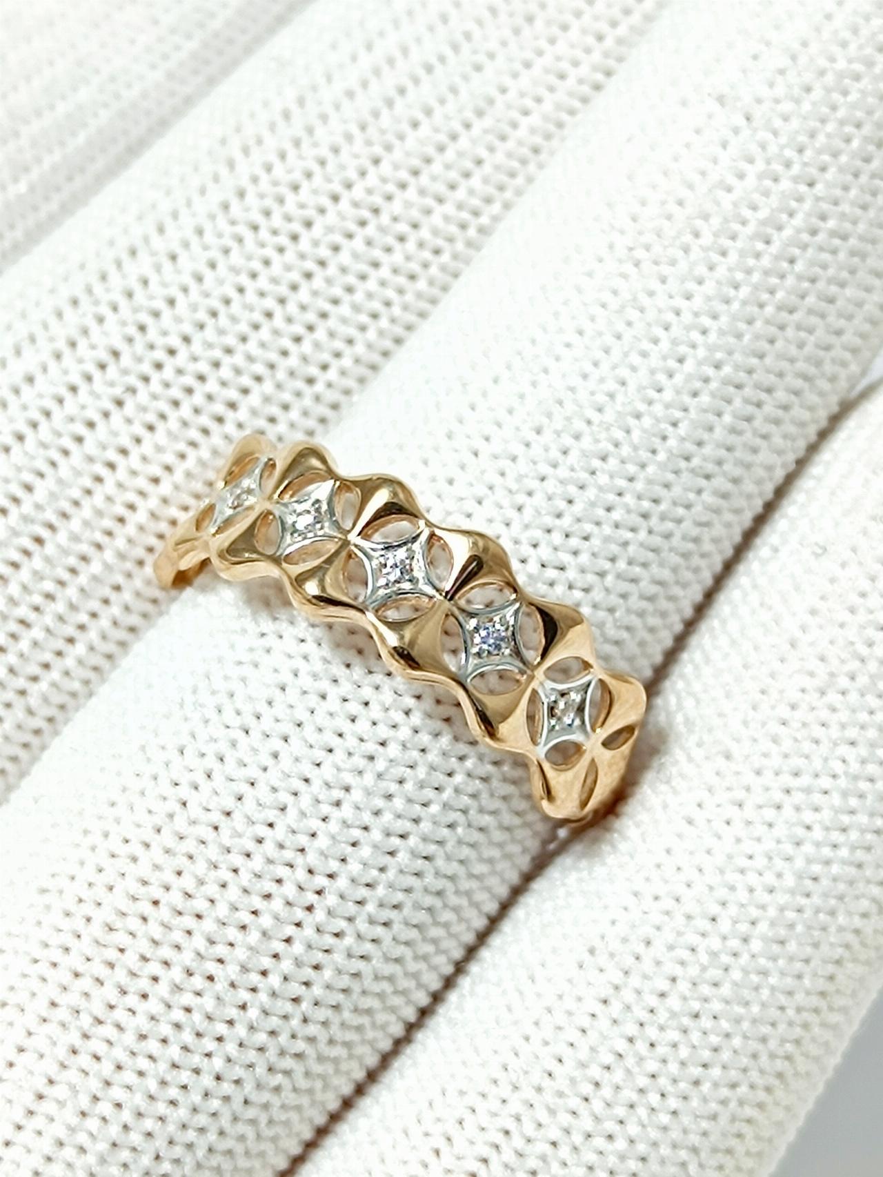 Золотое кольцо женское