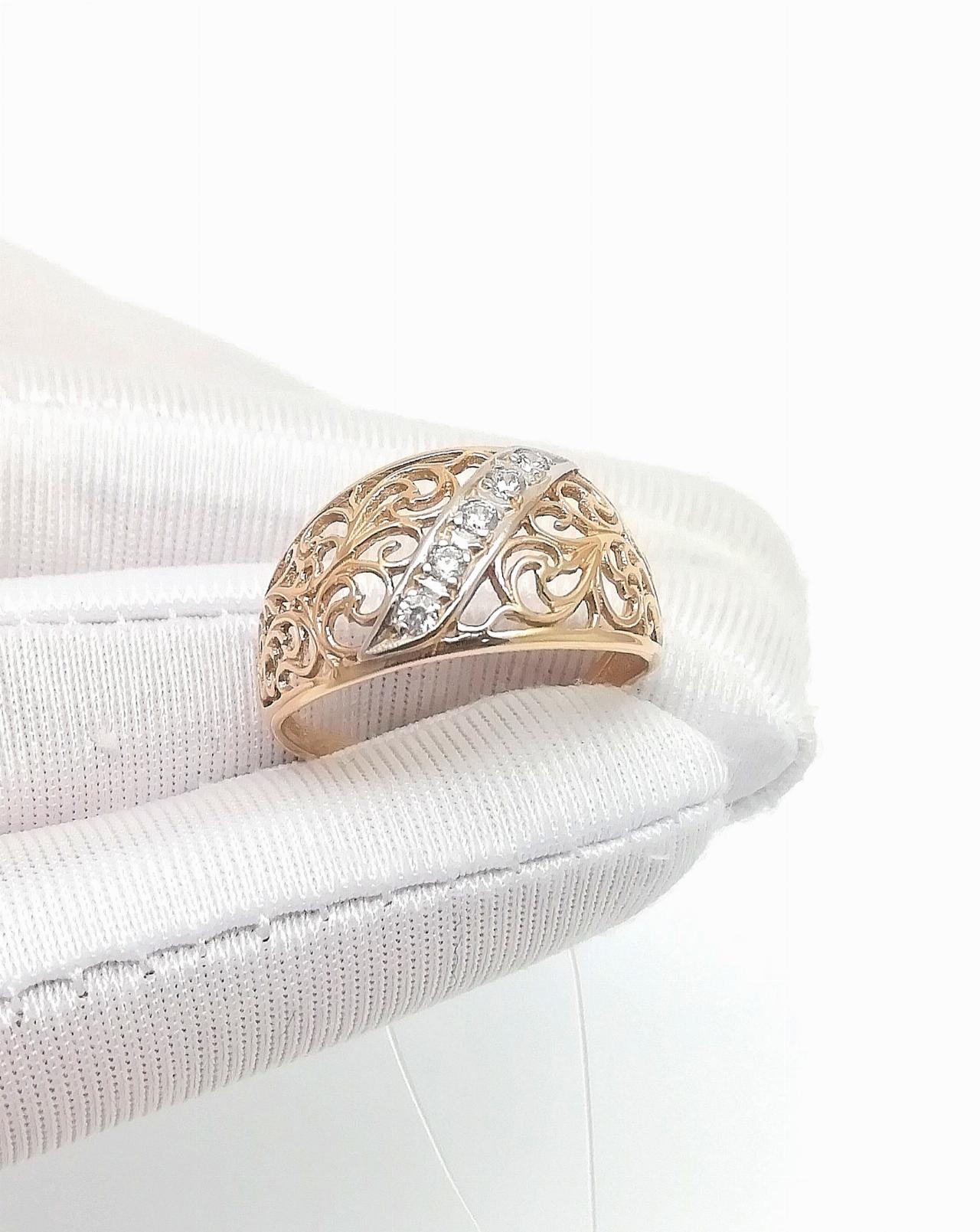 Золотое кольцо женское