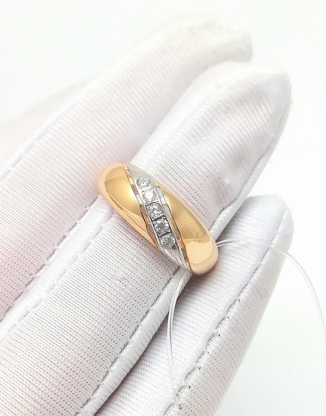 Золотое кольцо женское