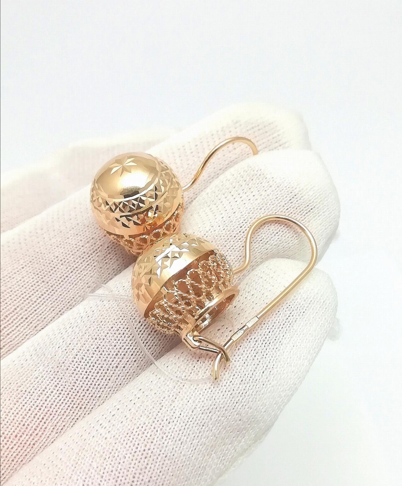 Золотые серьги шары