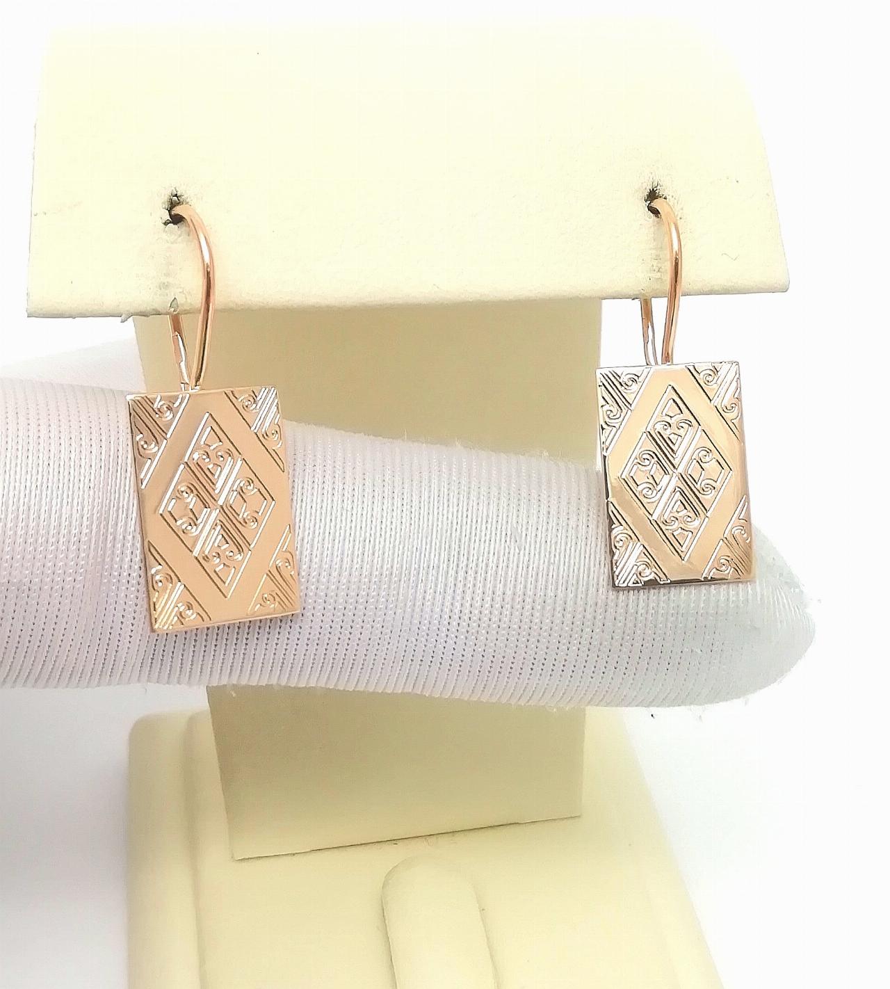 Золотые серьги пластины