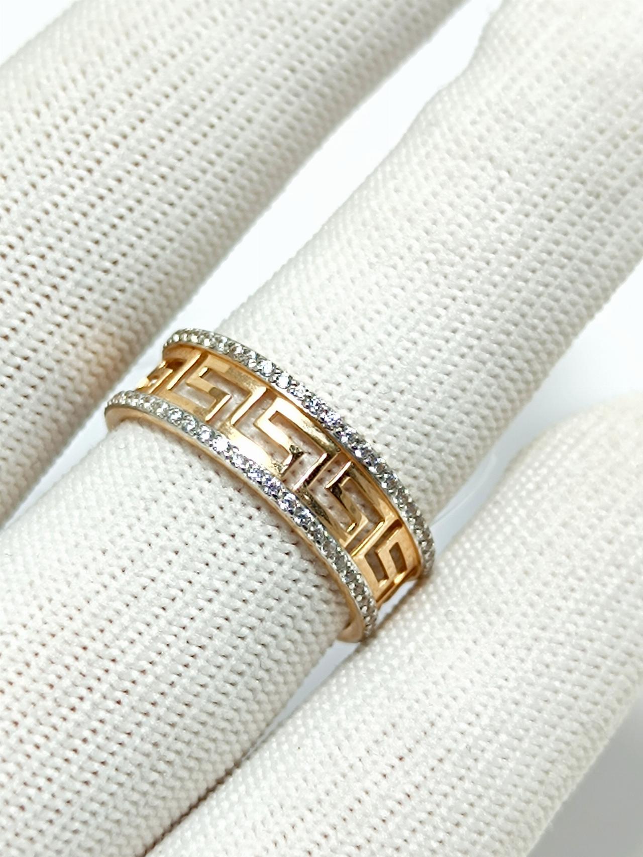 Золотое кольцо женское, вставка фианит