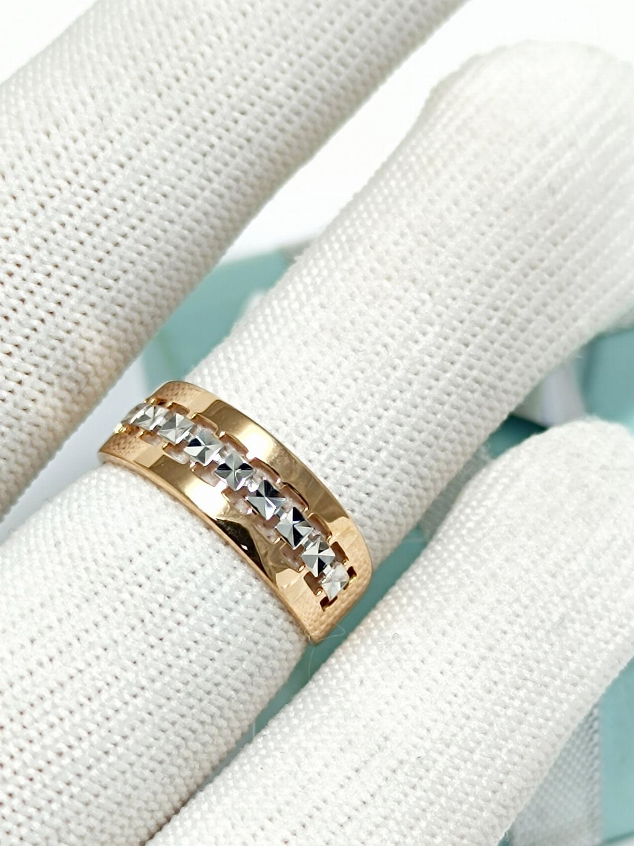 Золотое кольцо женское