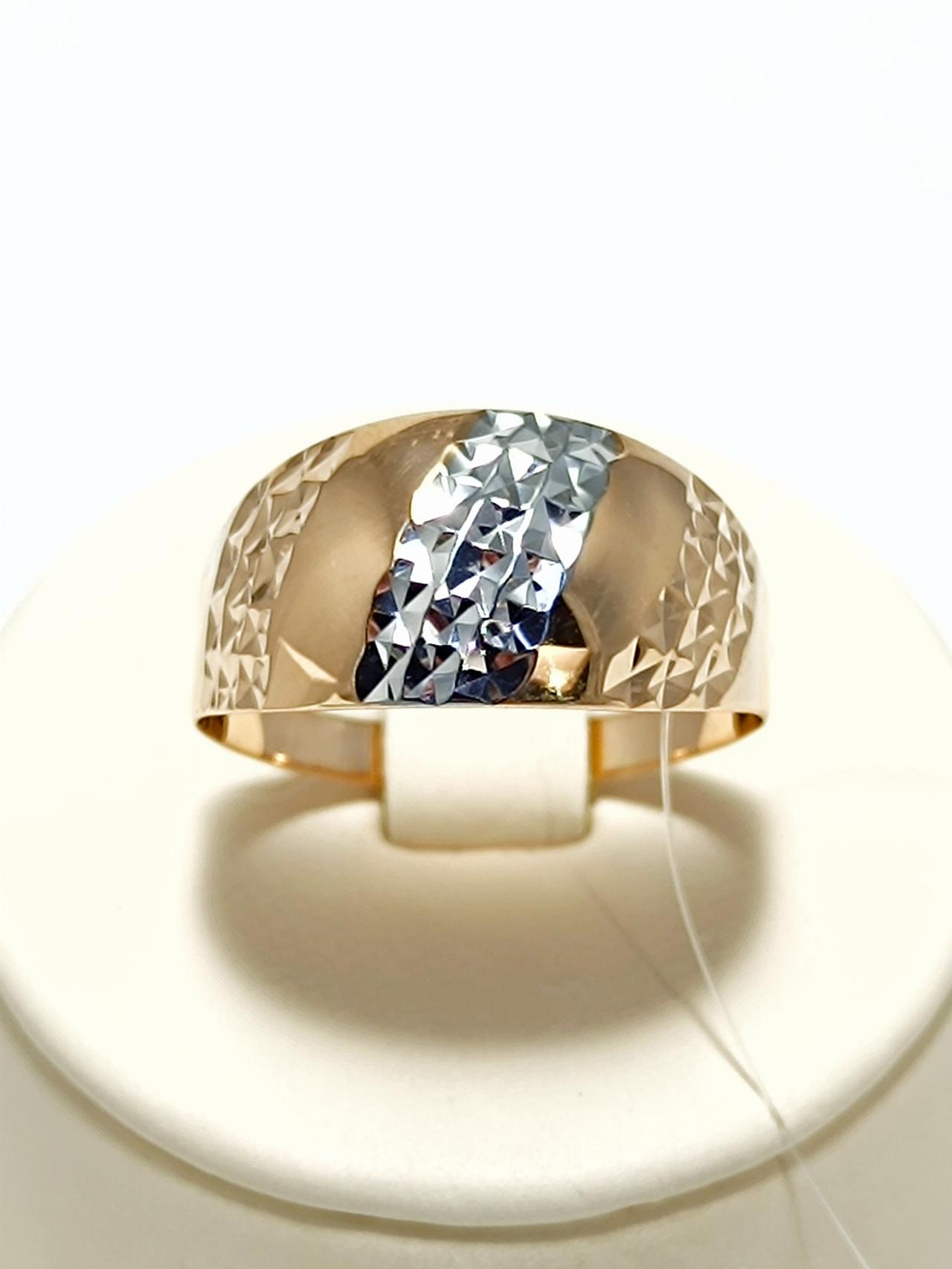 Золотое кольцо женское