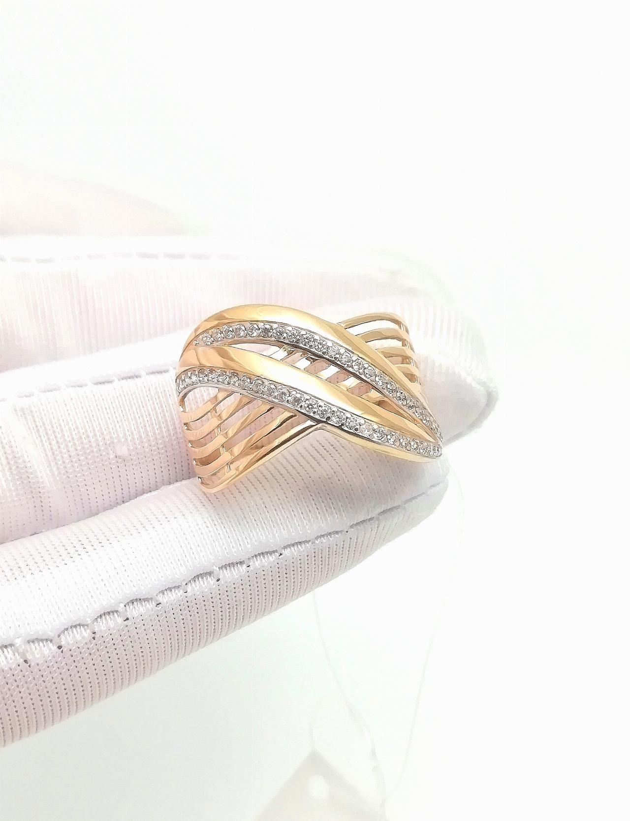 Золотое кольцо женское