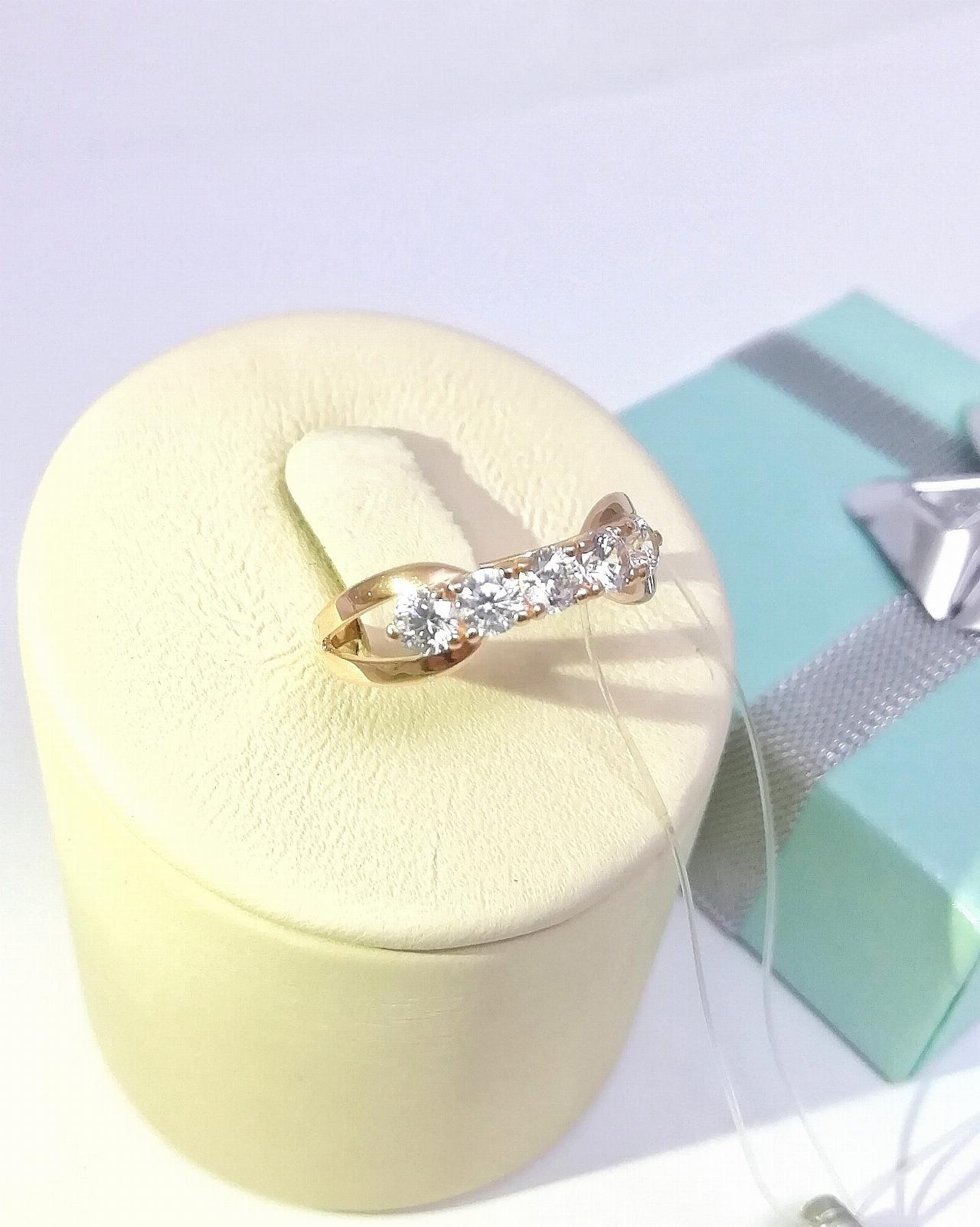 Золотое кольцо женское