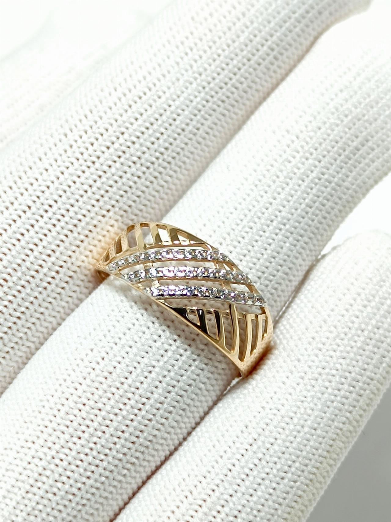 Золотое кольцо женское