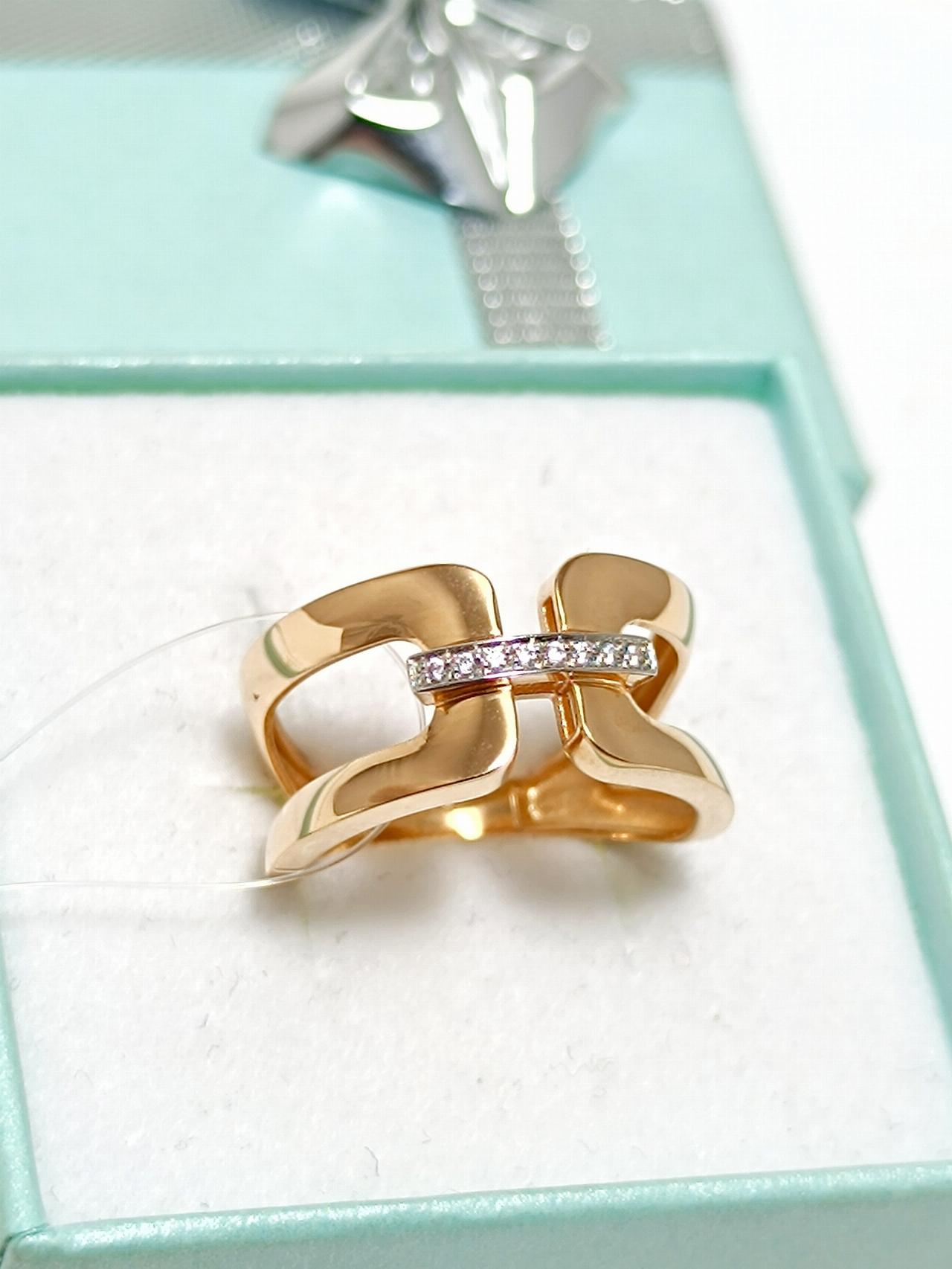 Золотое кольцо женское, вставка фианит