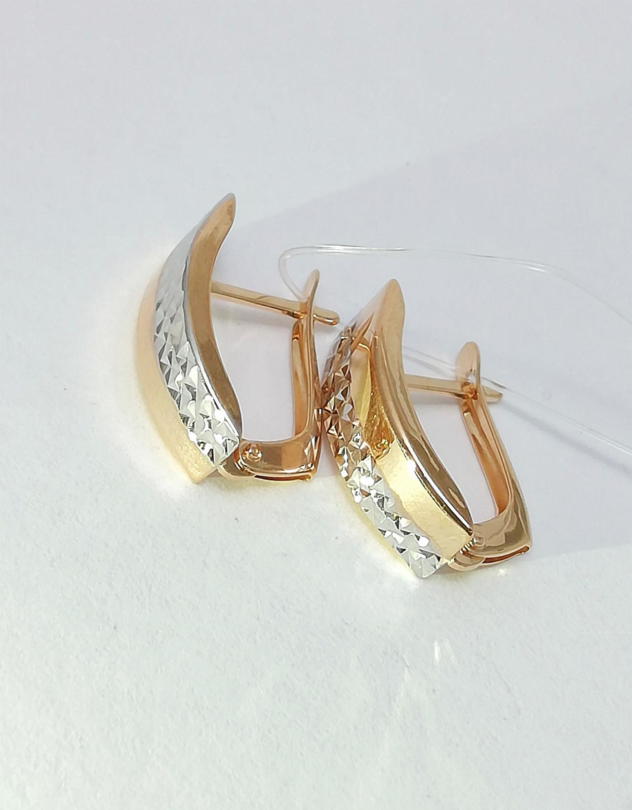 Золотые серьги женские, алмазная грань, английский замок, вес 1,97 г