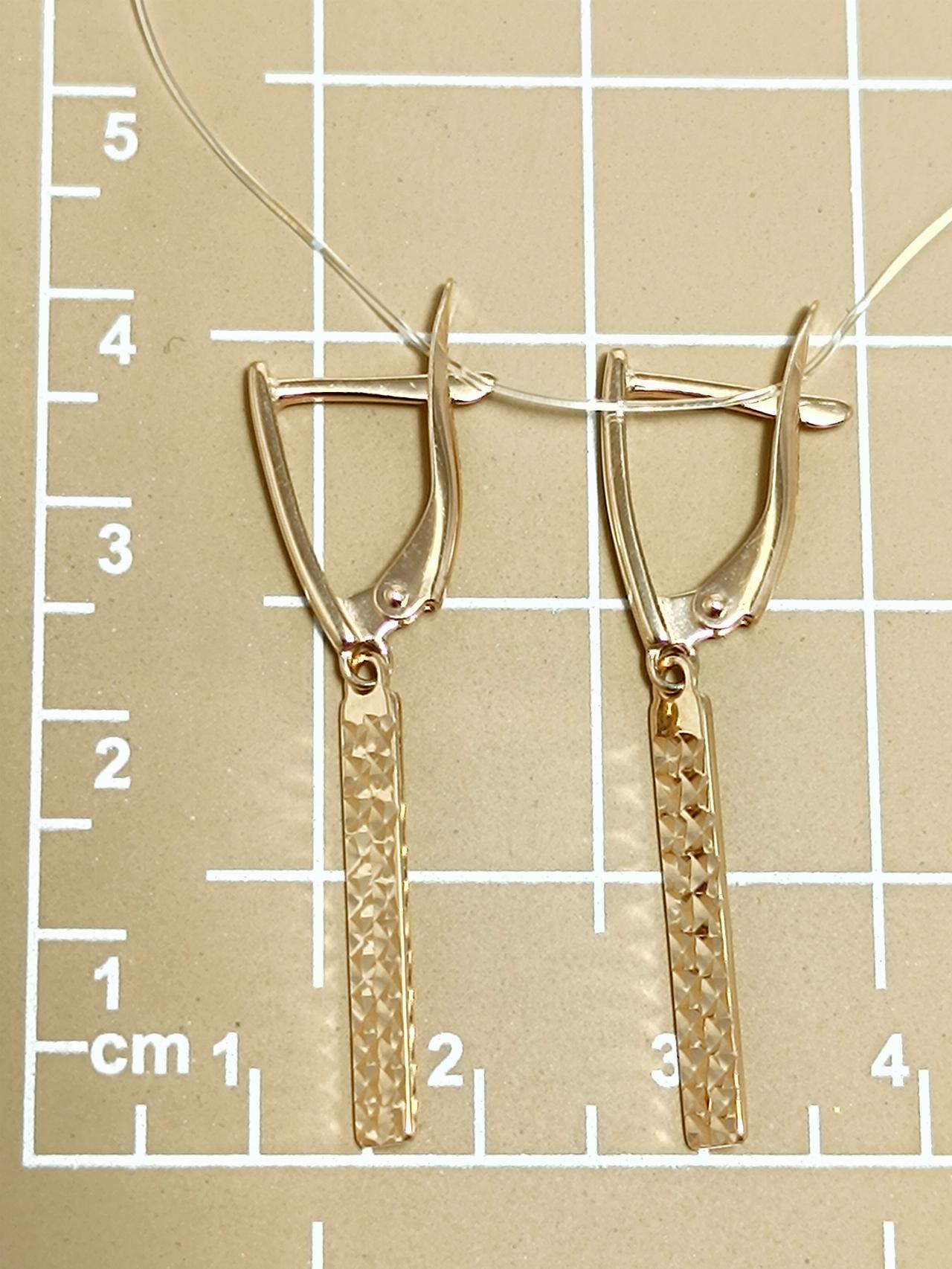 Золотые серьги женские, алмазная грань, английский замок, вес 2,48 г