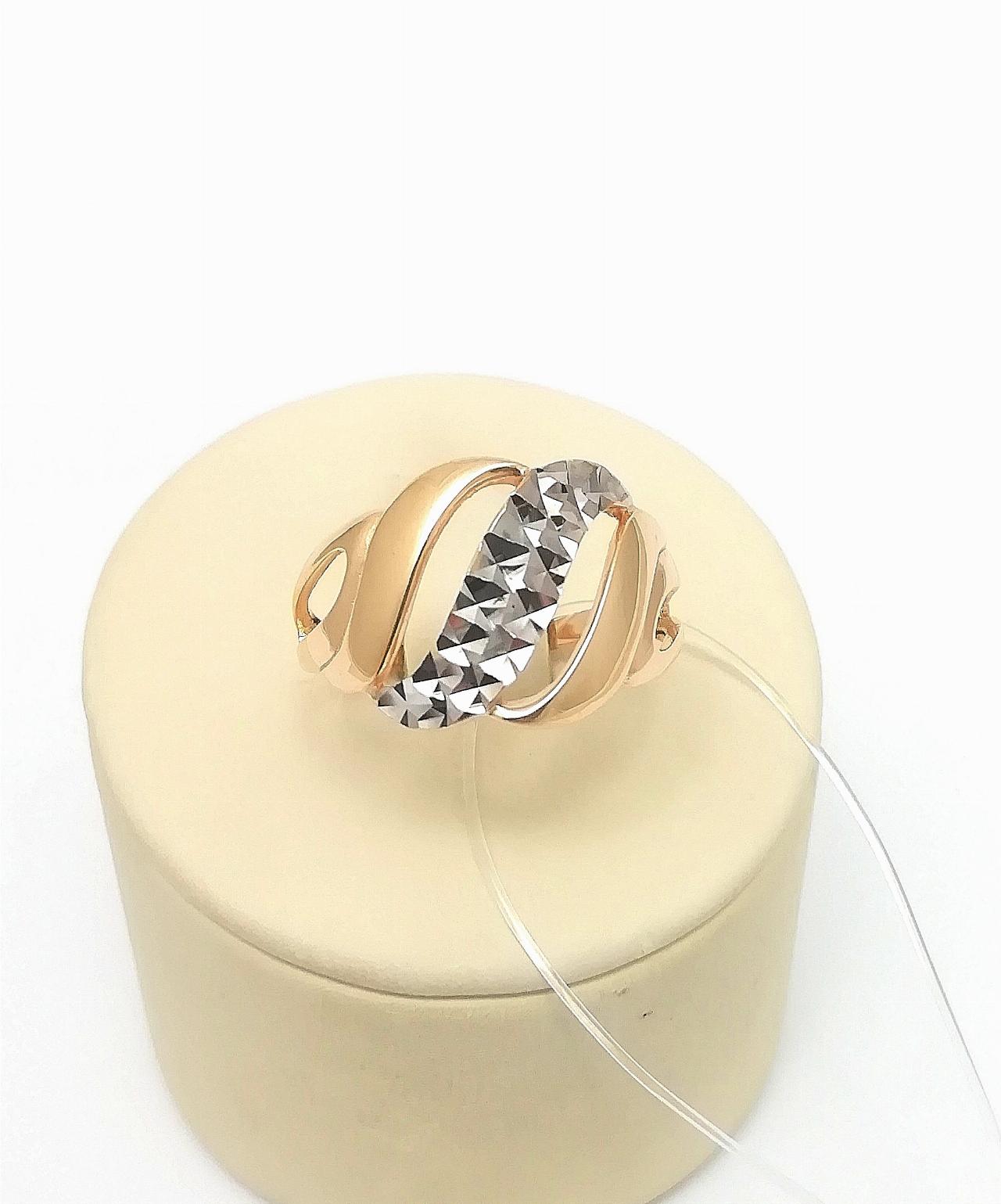 Золотое кольцо женское