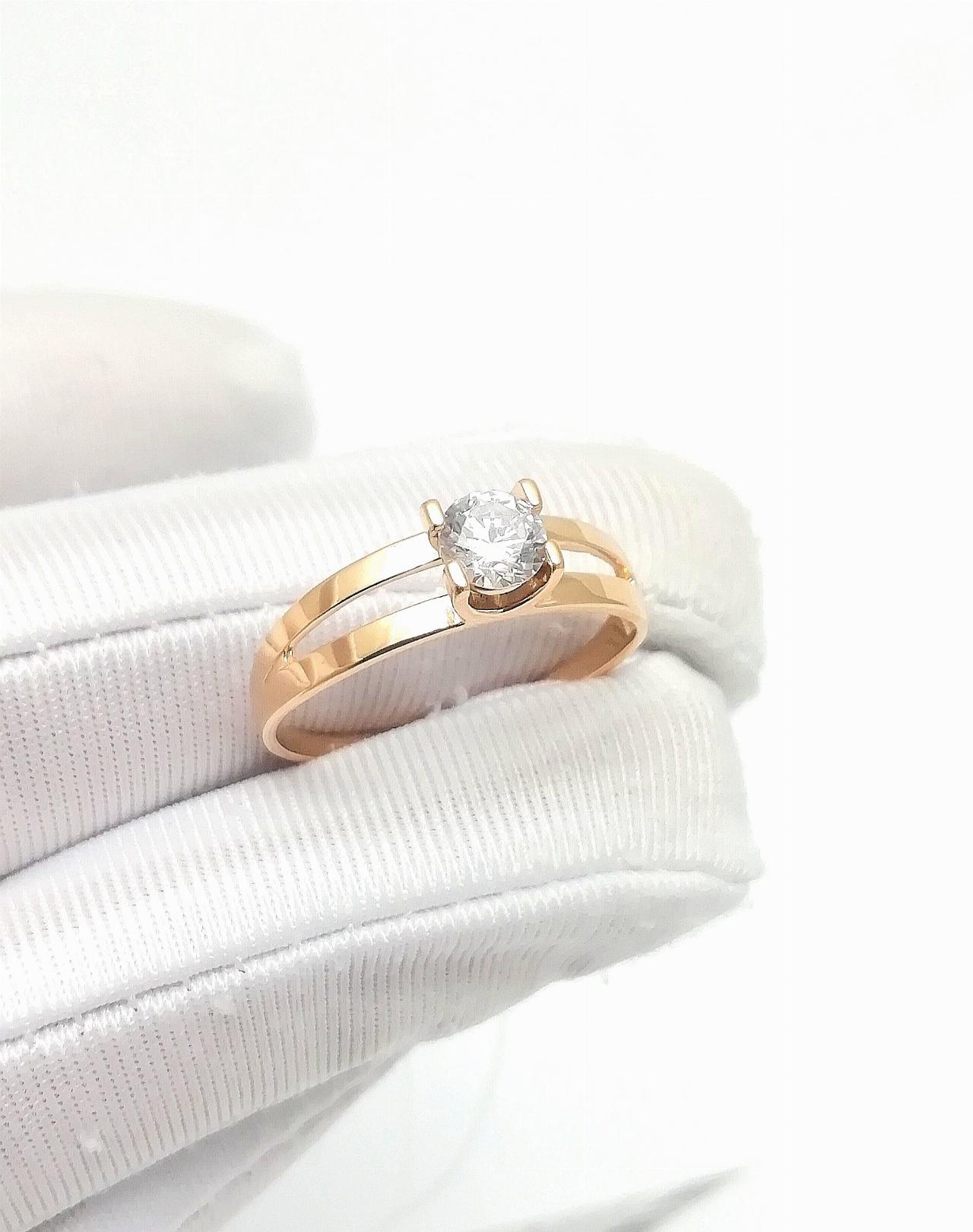 Золотое кольцо женское