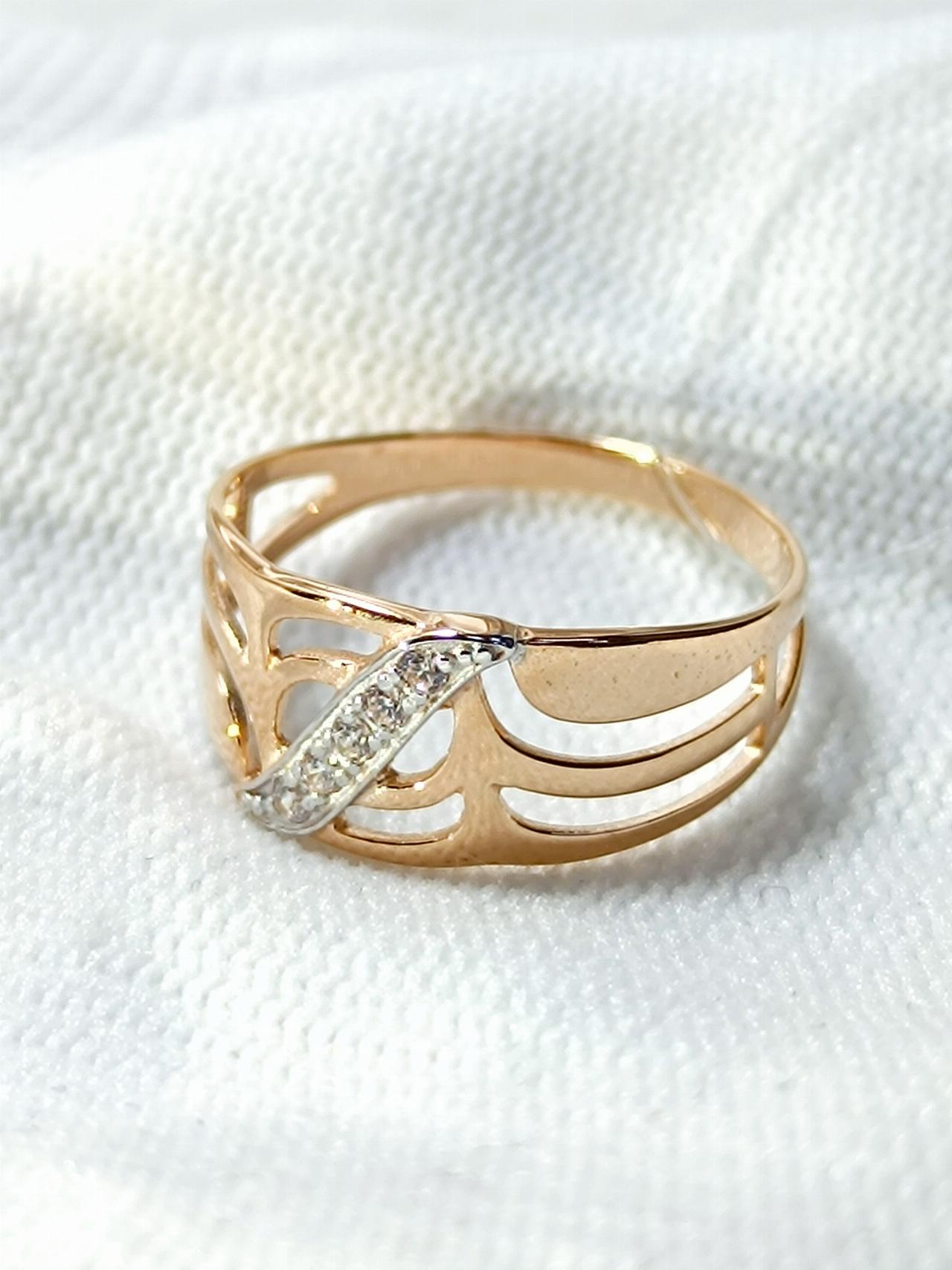 Золотое кольцо женское