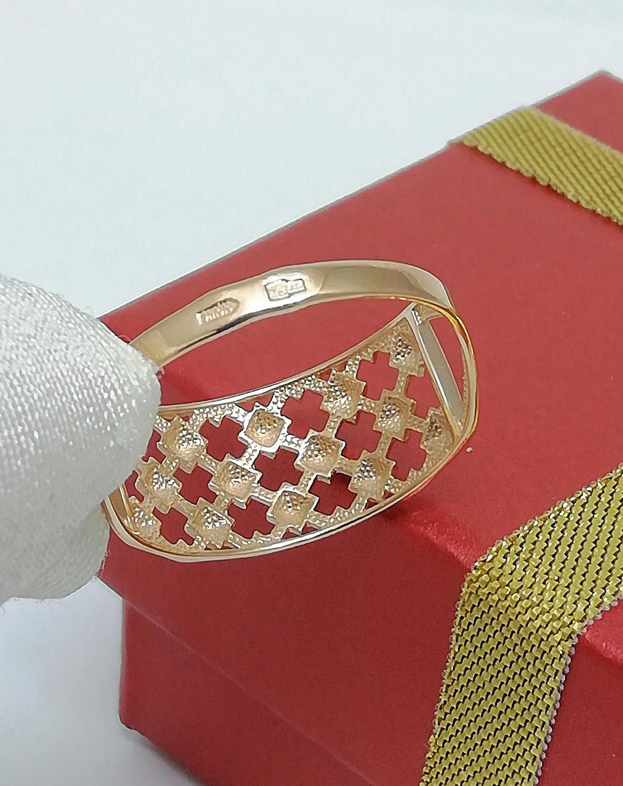 Золотое кольцо женское