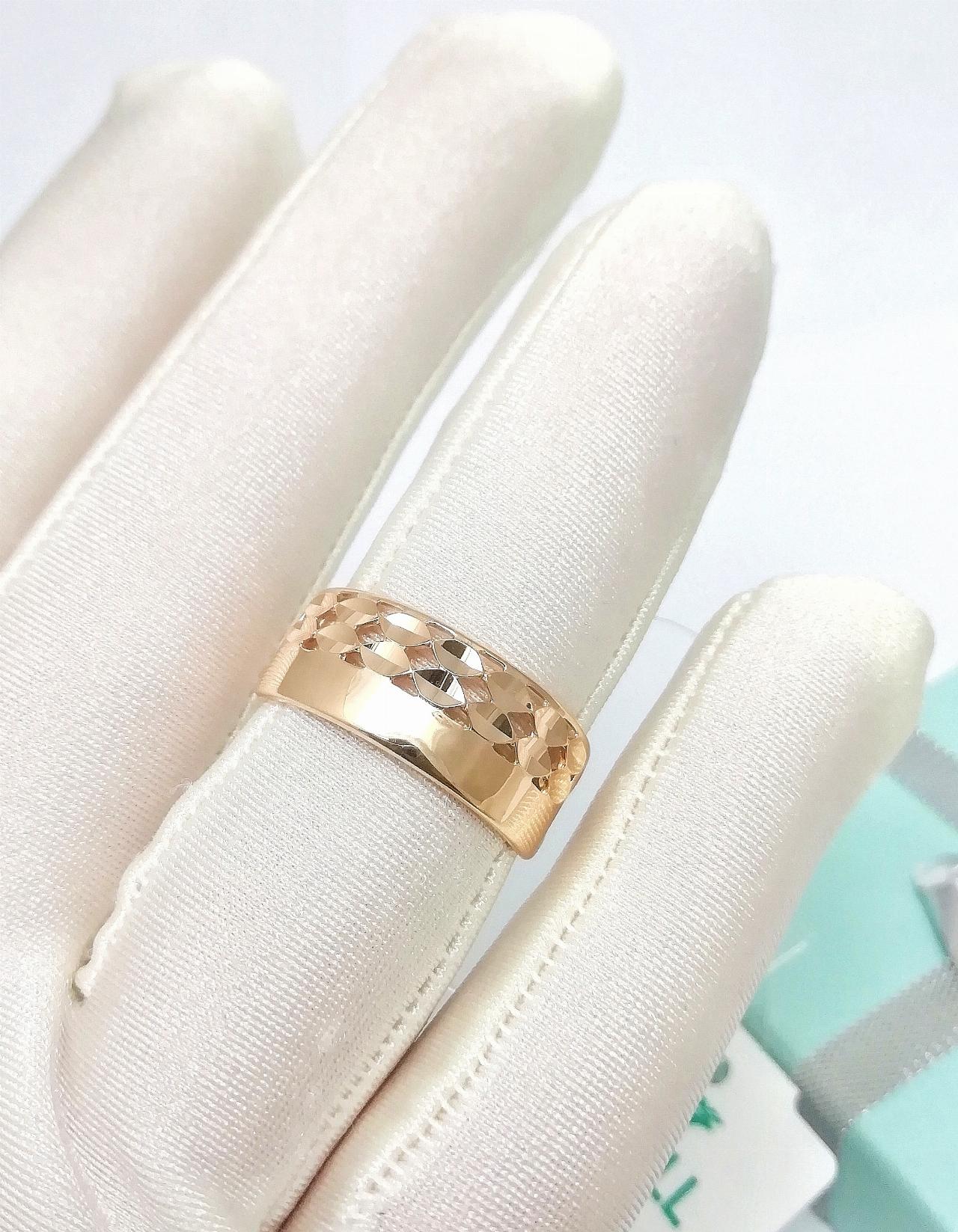 Золотое кольцо женское