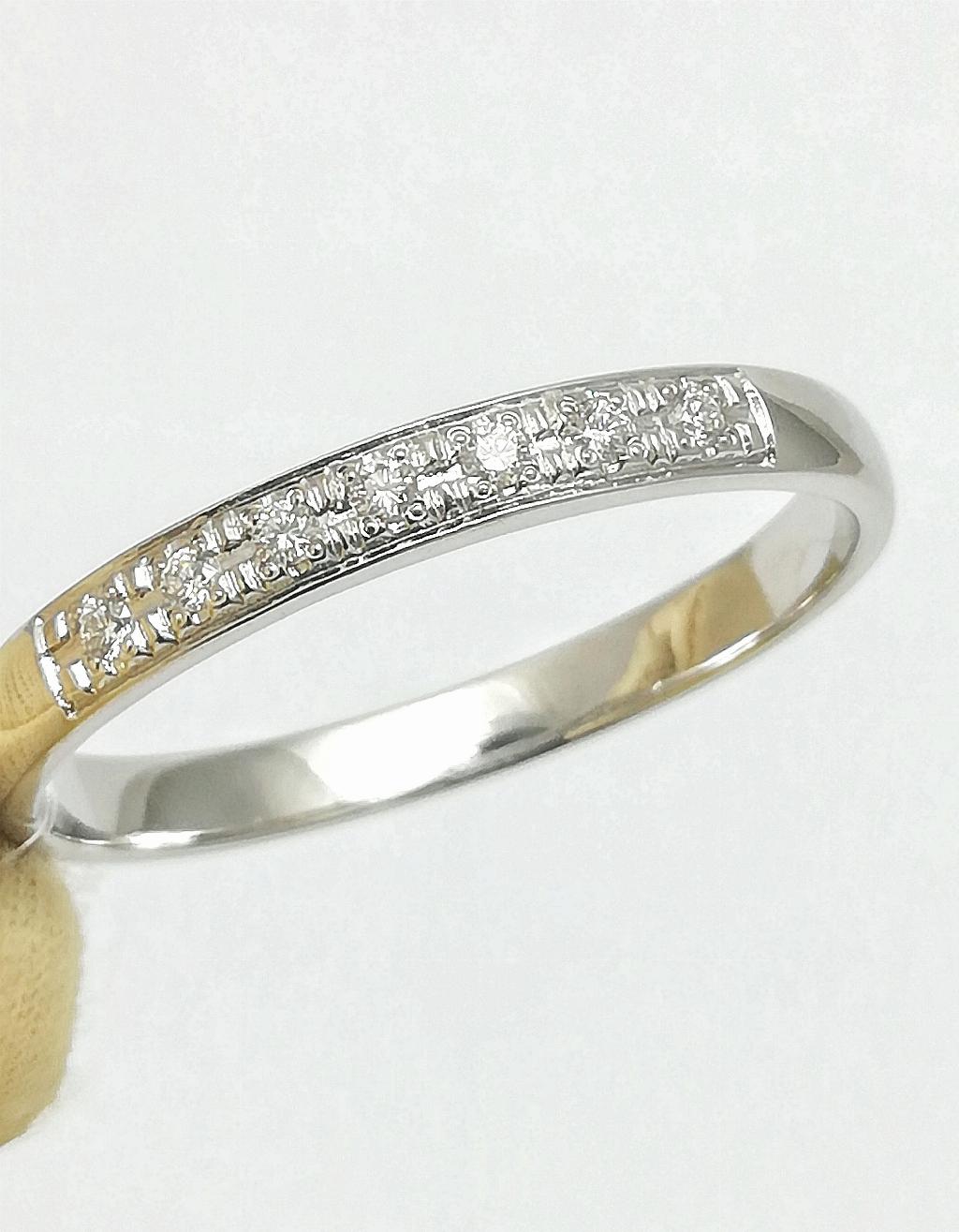 Золотое кольцо, вставка бриллиант