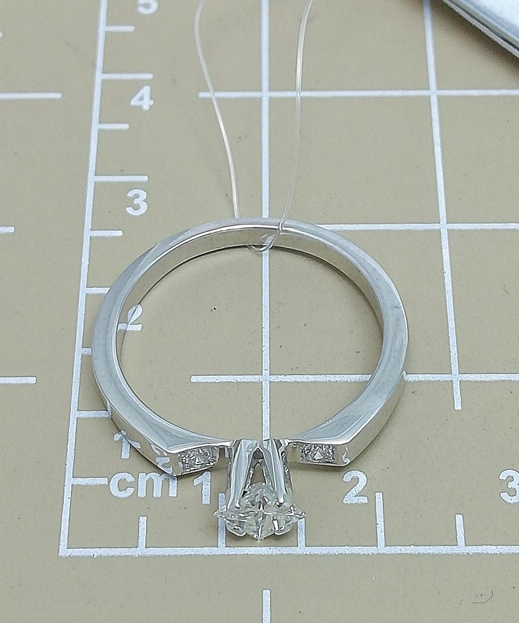 Кольцо дк151122-61 3,09г, вставка бриллиант