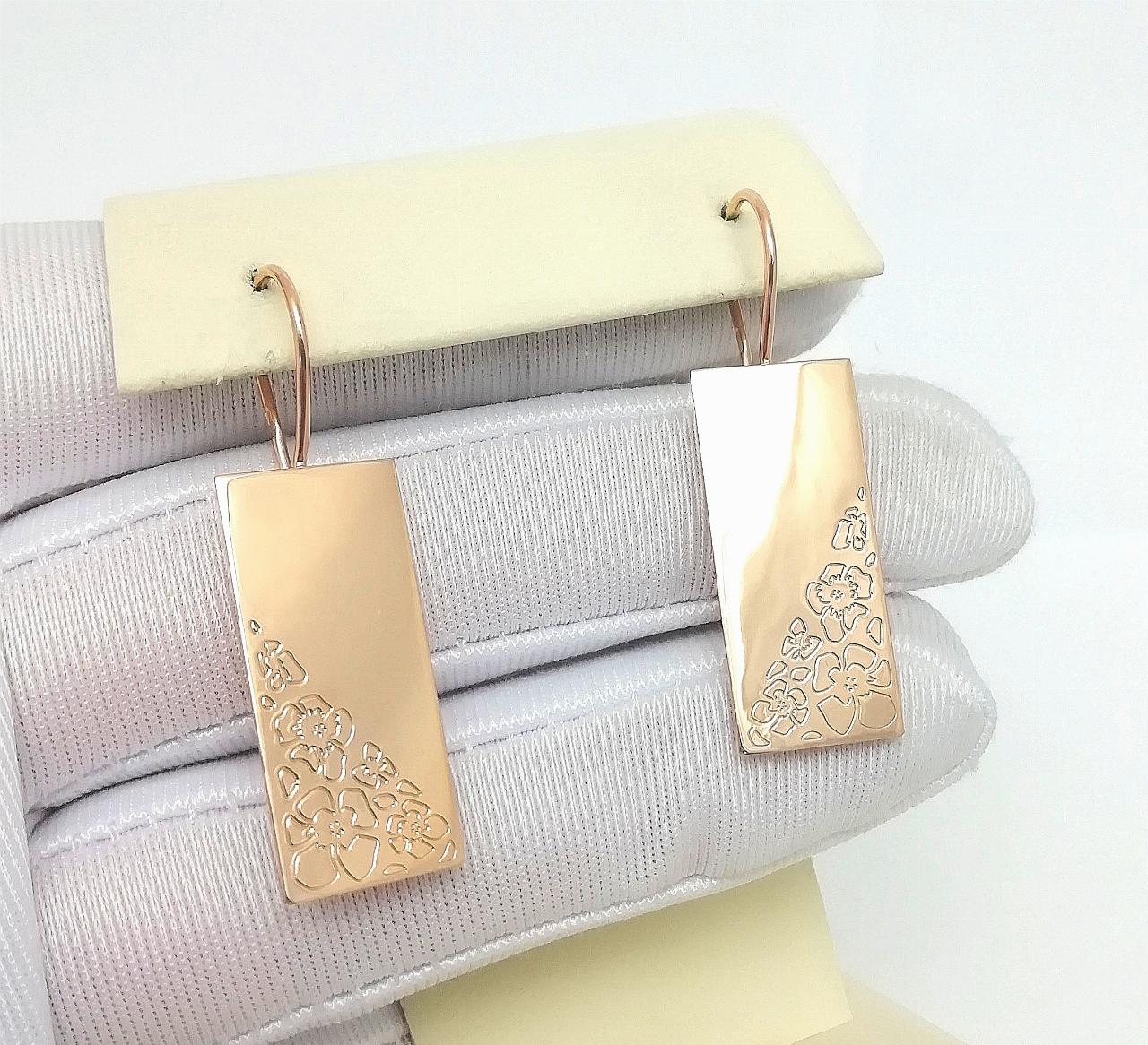 Золотые серьги пластины