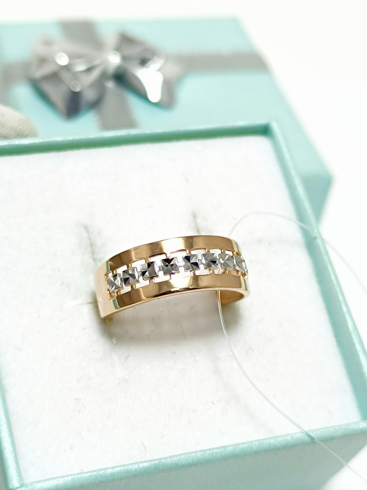 Золотое кольцо женское