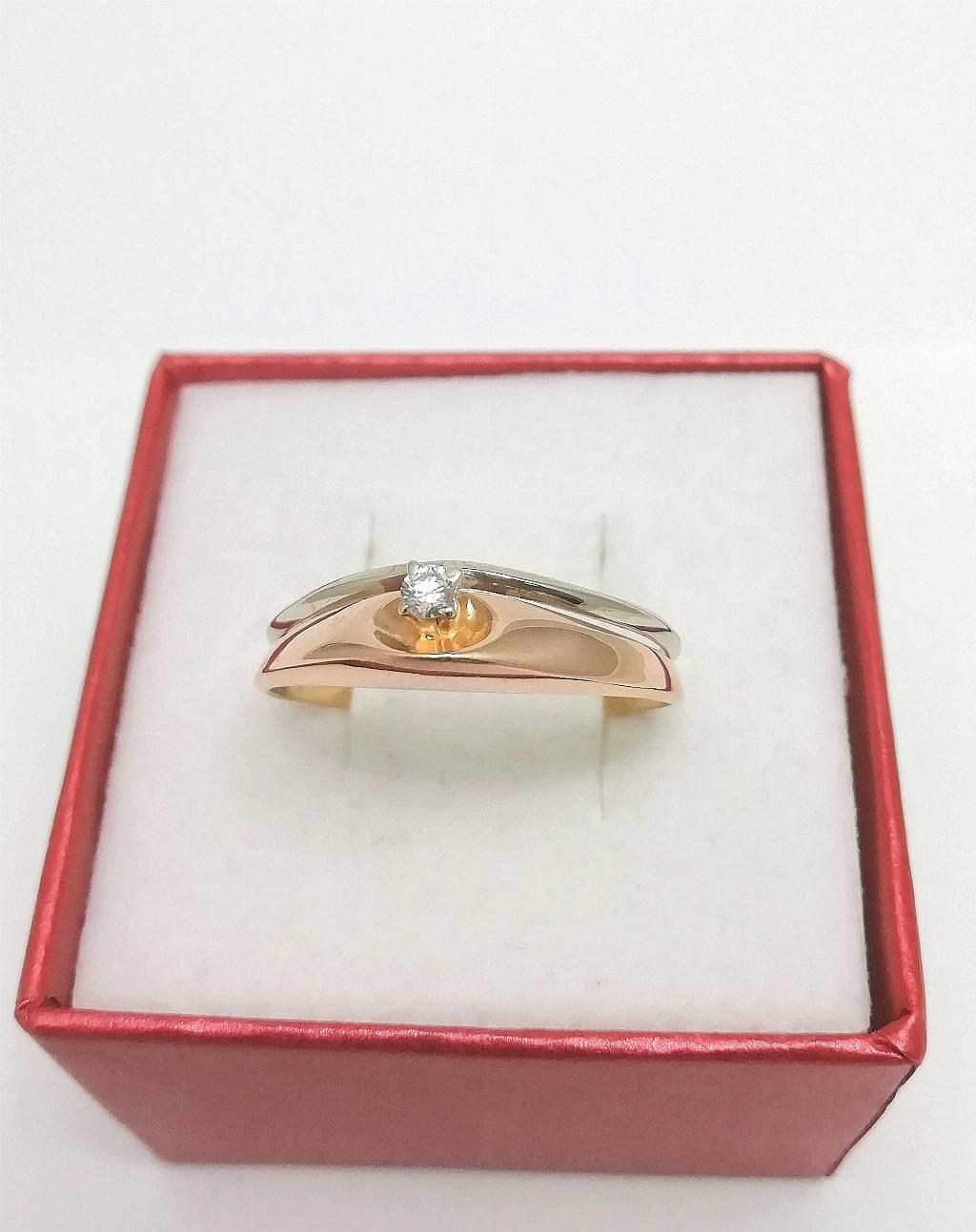 Золотое кольцо женское, вставка бриллиант
