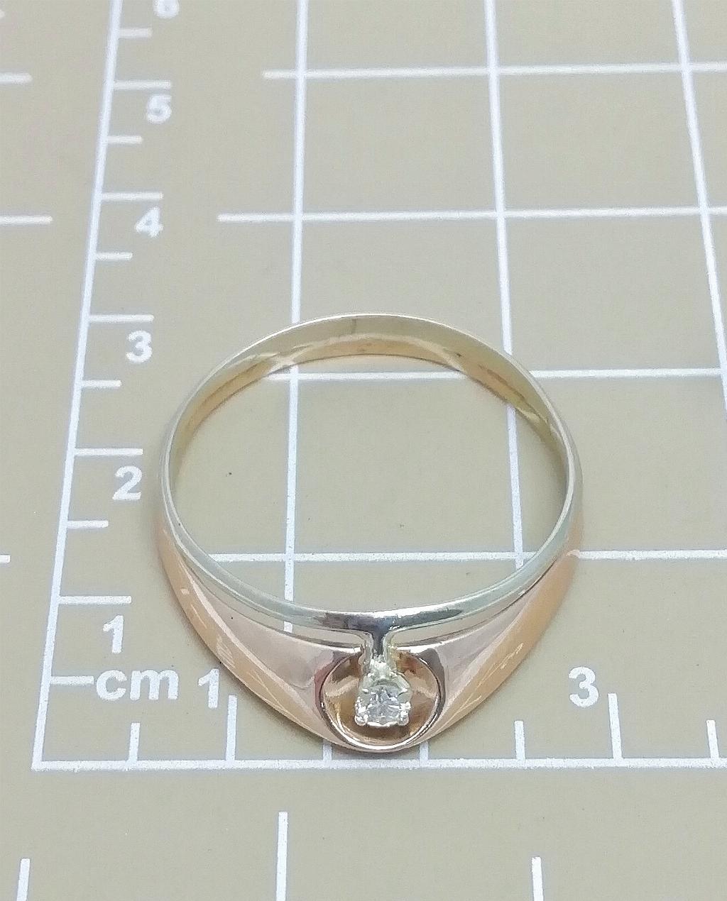 Золотое кольцо женское, вставка бриллиант