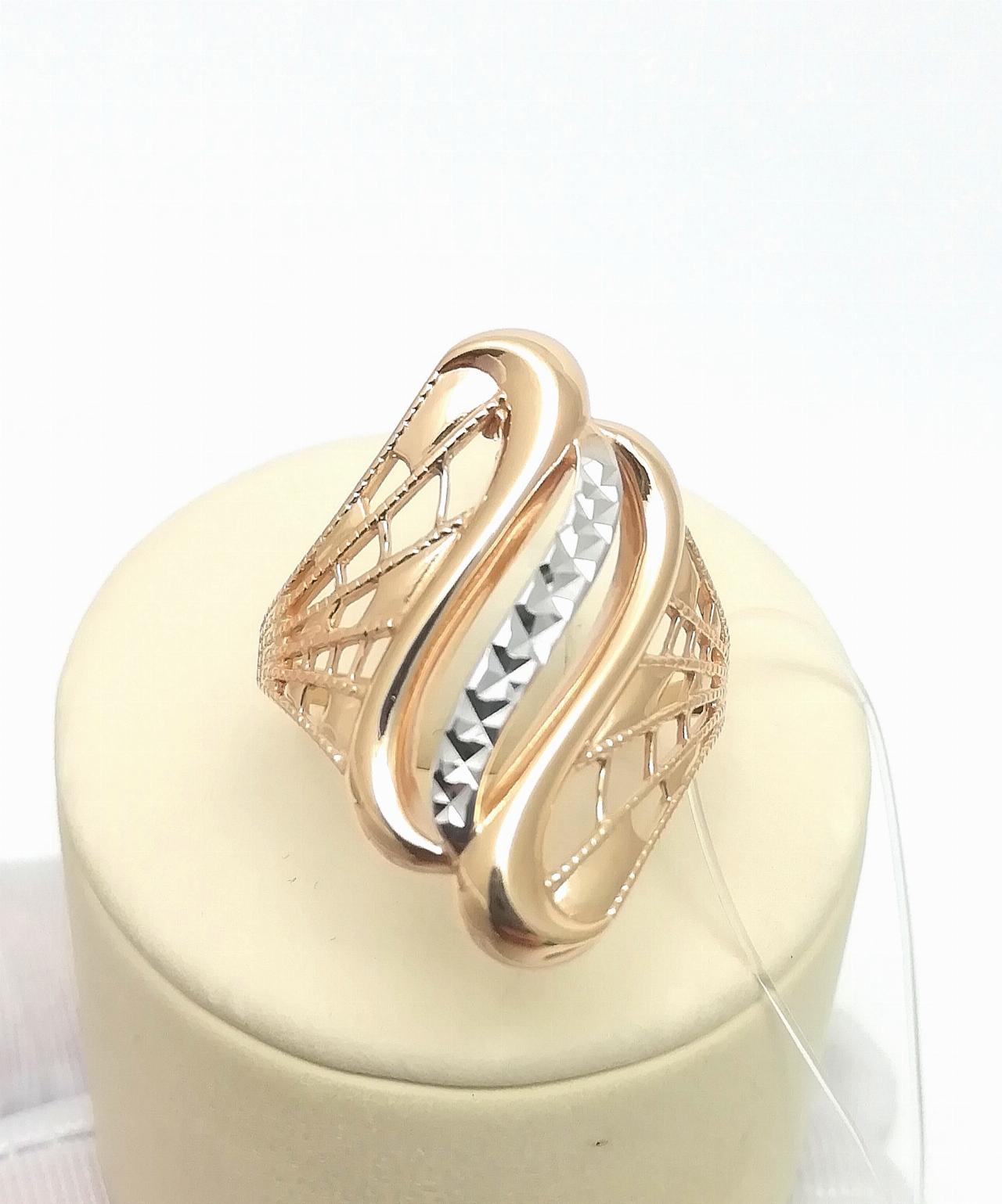 Золотое кольцо женское