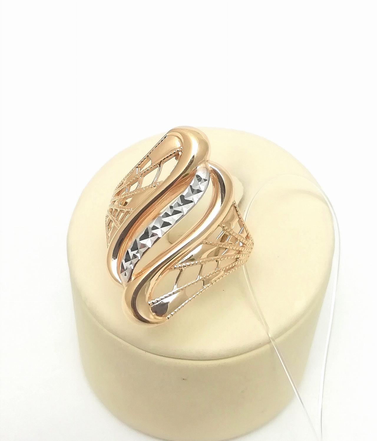 Золотое кольцо женское