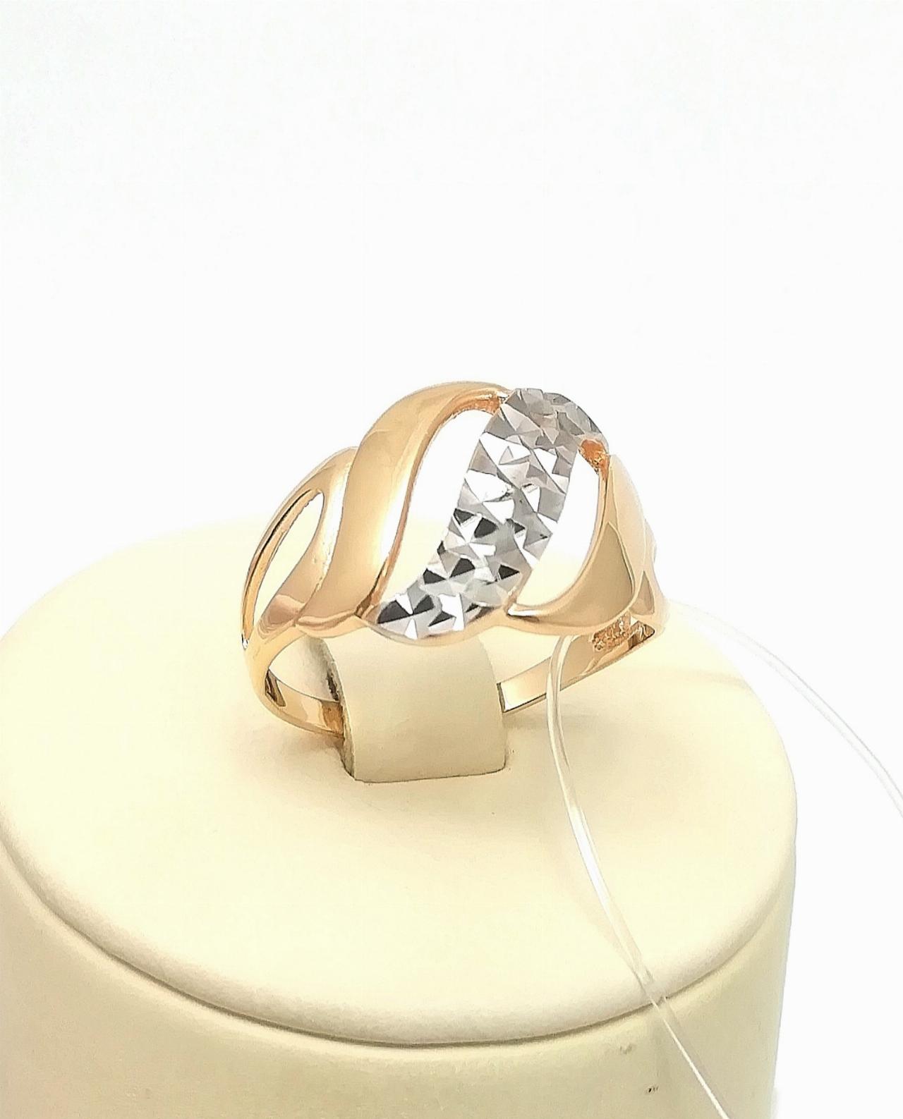 Золотое кольцо женское