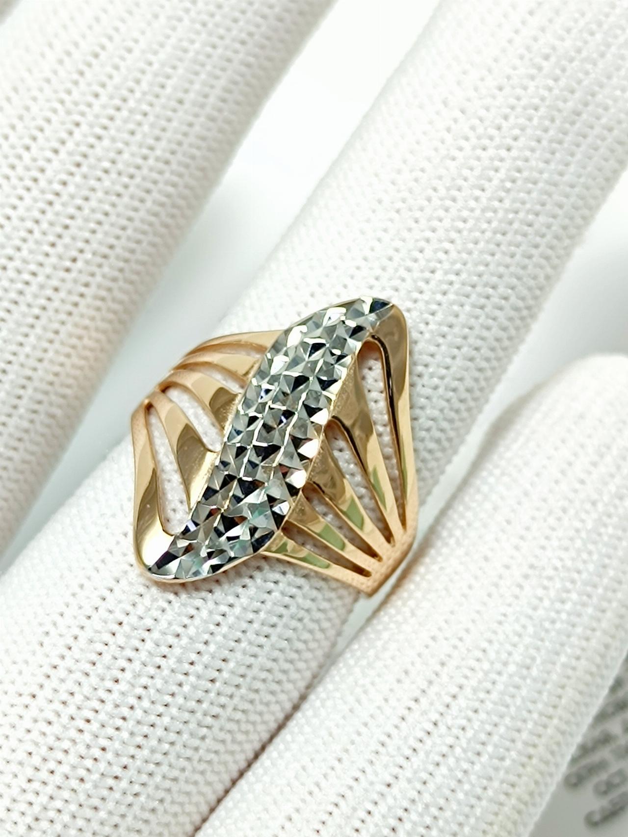 Золотое кольцо женское