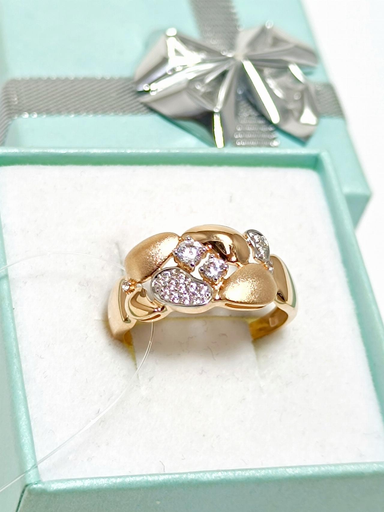 Золотое кольцо женское, вставка фианит